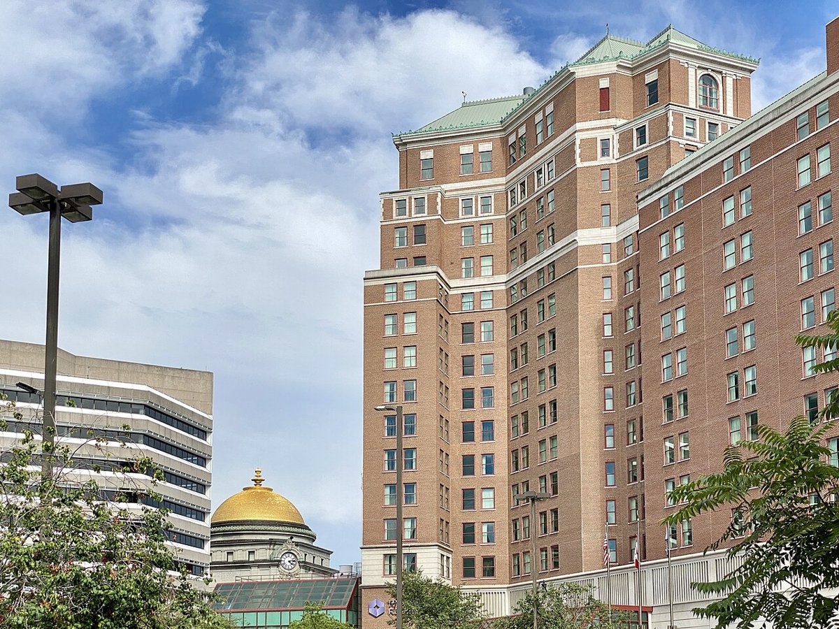 Illustrative Expedia stay photo
