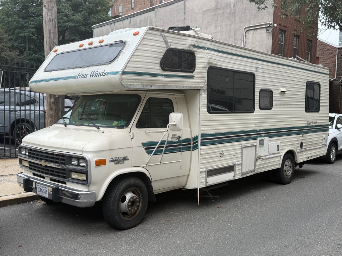 1994 Four Winds Class C motorhome on a Chevrolet G30 Van chassis.jpg, illustrative rental photo