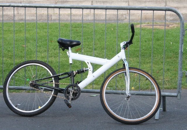 Bicycle at the Cycling Event, Priory Park - geograph.org.uk - 556628.jpg — illustrative photo, not partner inventory
