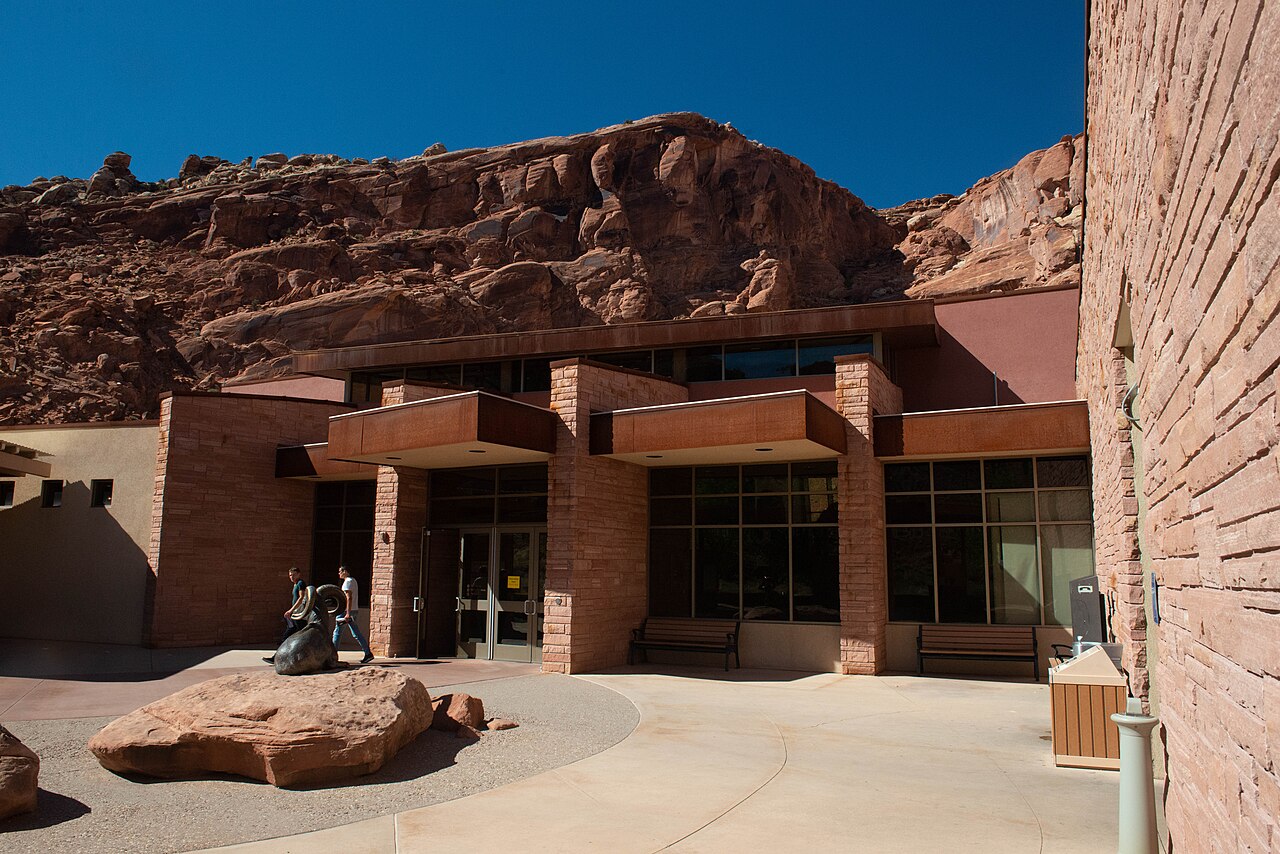 Exterior of Arches Visitor Center (33e45402-4696-489f-ad16-351c85430616).jpg — illustrative photo, not partner inventory