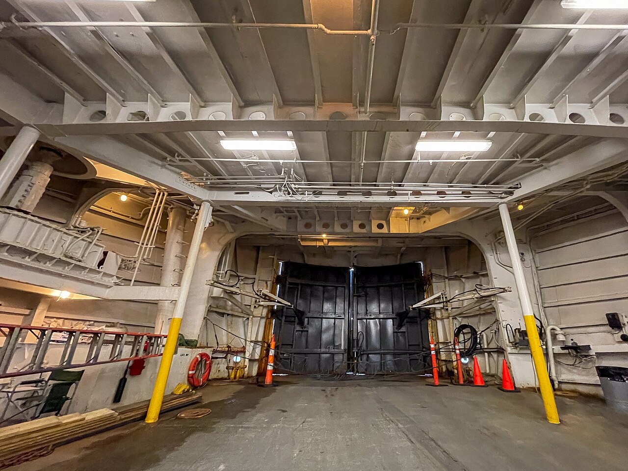 Cape Henlopen (LST-510) interior, illustrative photo