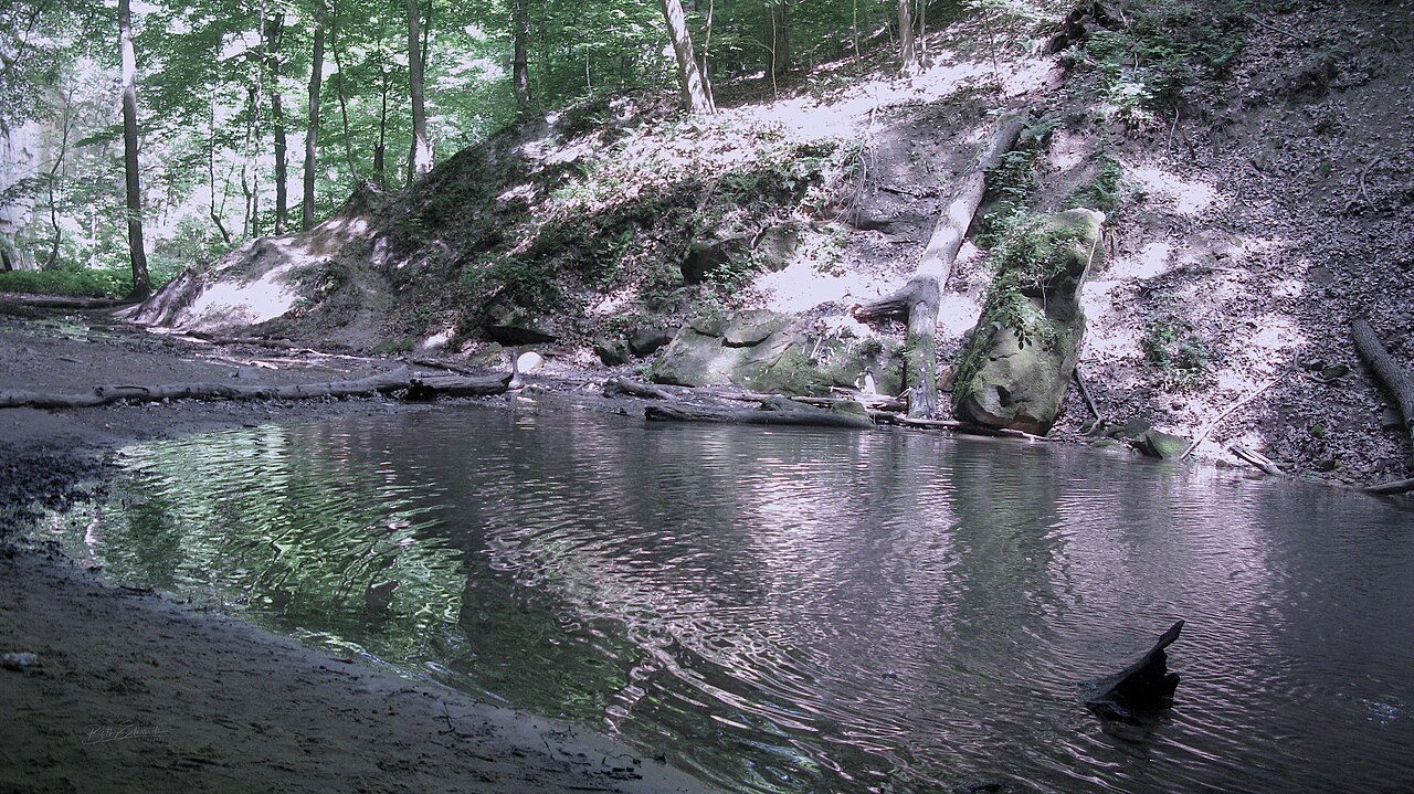 Summer Time at Pontiac Canyon, Starved Rock State Park, Illinois, illustrative activity photo