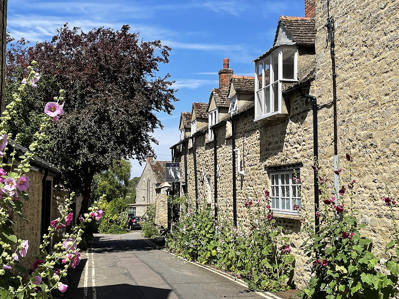 A row of cottages near the centre of Woodstock, Oxfordshire - geograph.org.uk - 8089574, illustrative activity photo