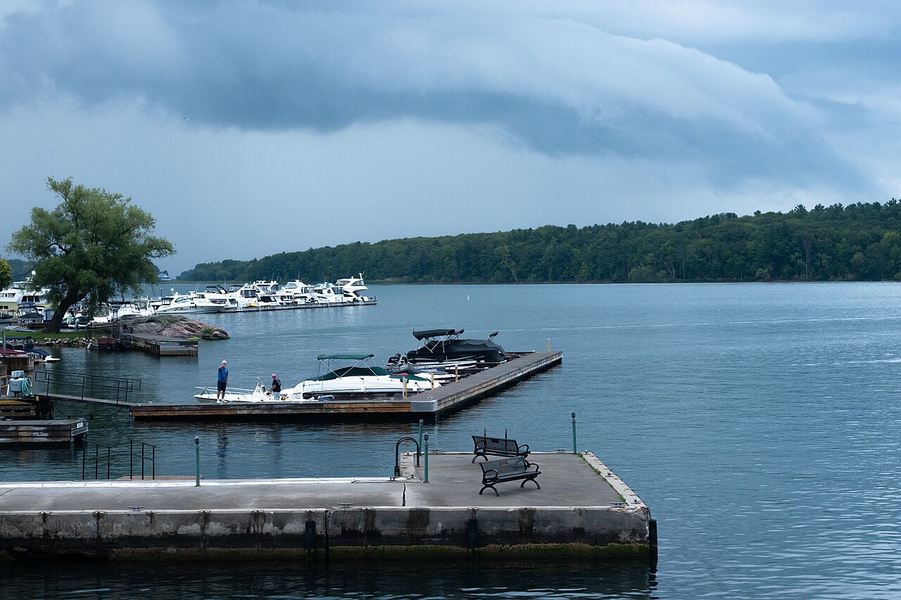 Thousand Islands Pier 01, illustrative activity photo