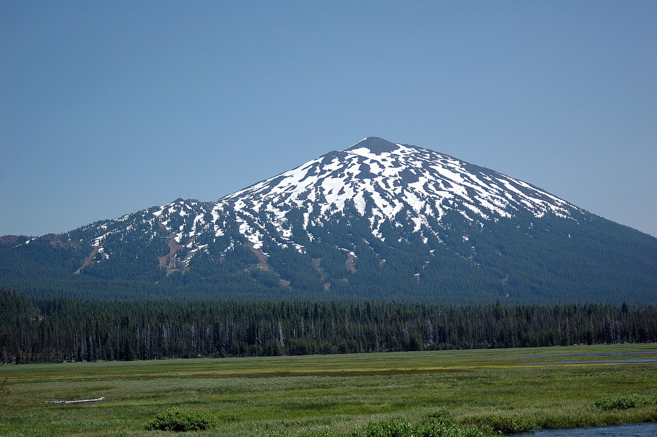 Mount Bachelor from Sparks Lake, illustrative activity photo