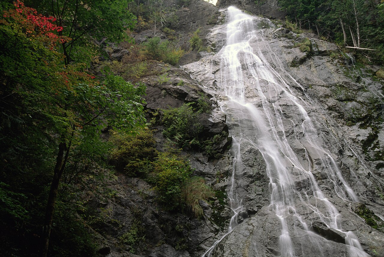 Umpqua National Forest, North Umpqua Falls (35681934353), illustrative activity photo