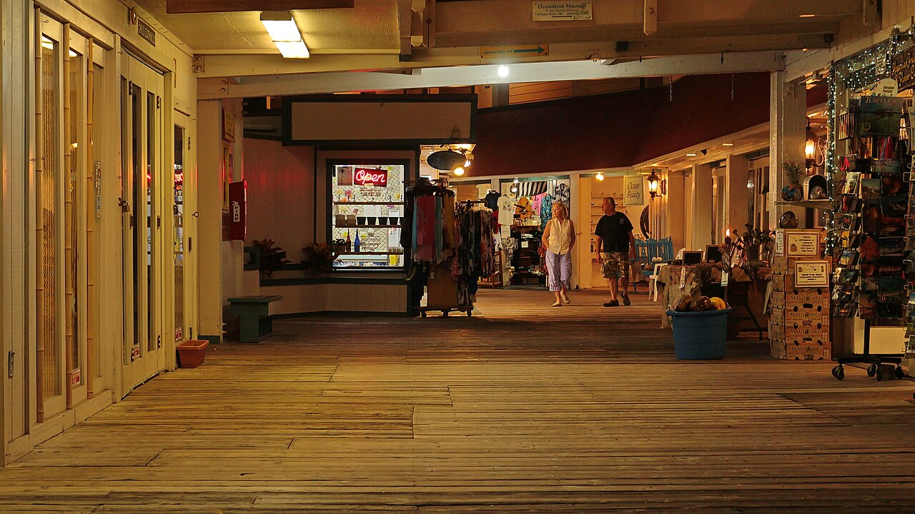 Kona Inn Shopping Village, Alii Drv, Kailua-Kona (504591) (24054066715), illustrative activity photo