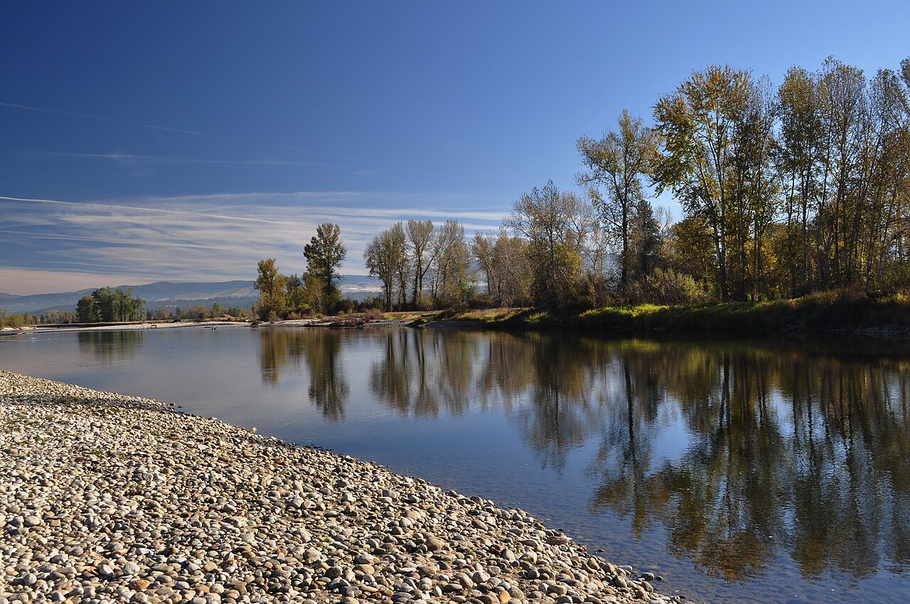 Bitterroot-river-near-victor-montana-10142010-rogermpeterson-007 (5622610731), illustrative activity photo