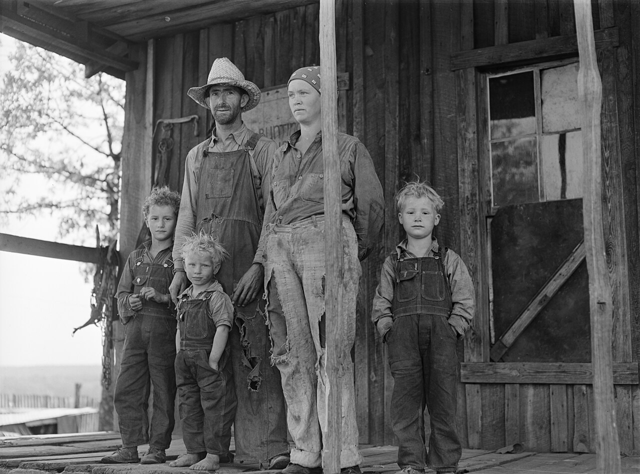 Ozark Mountains farmer and family, Missouri, 8c17559, illustrative activity photo