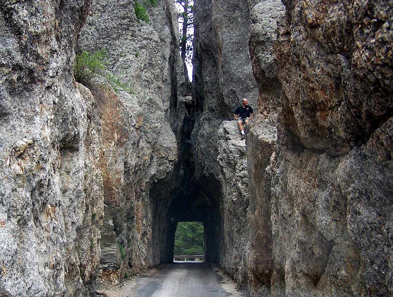 Needles Eye Tunnel, illustrative activity photo