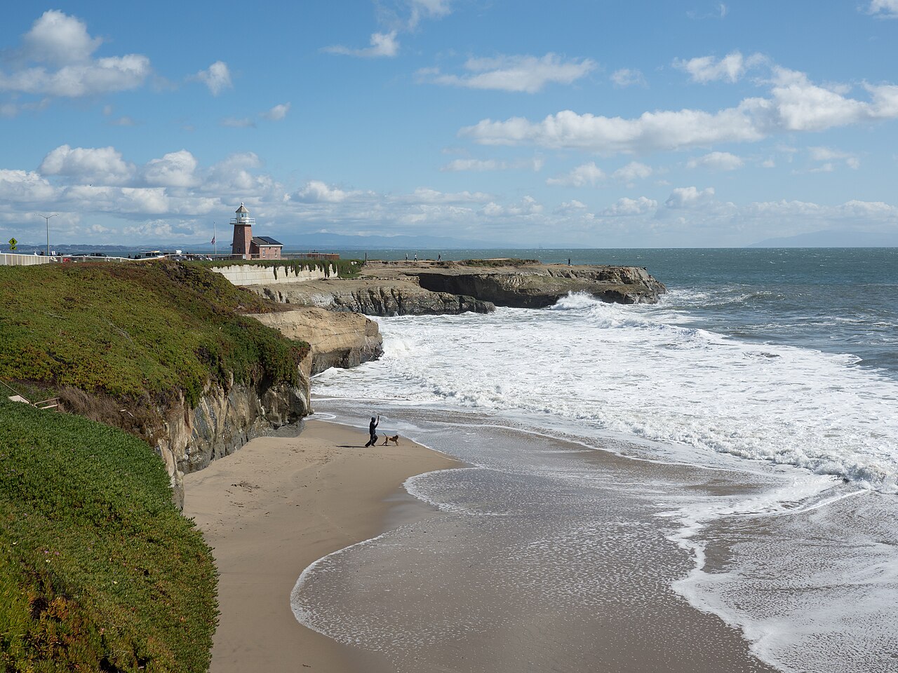 Santa Cruz (01940), illustrative activity photo