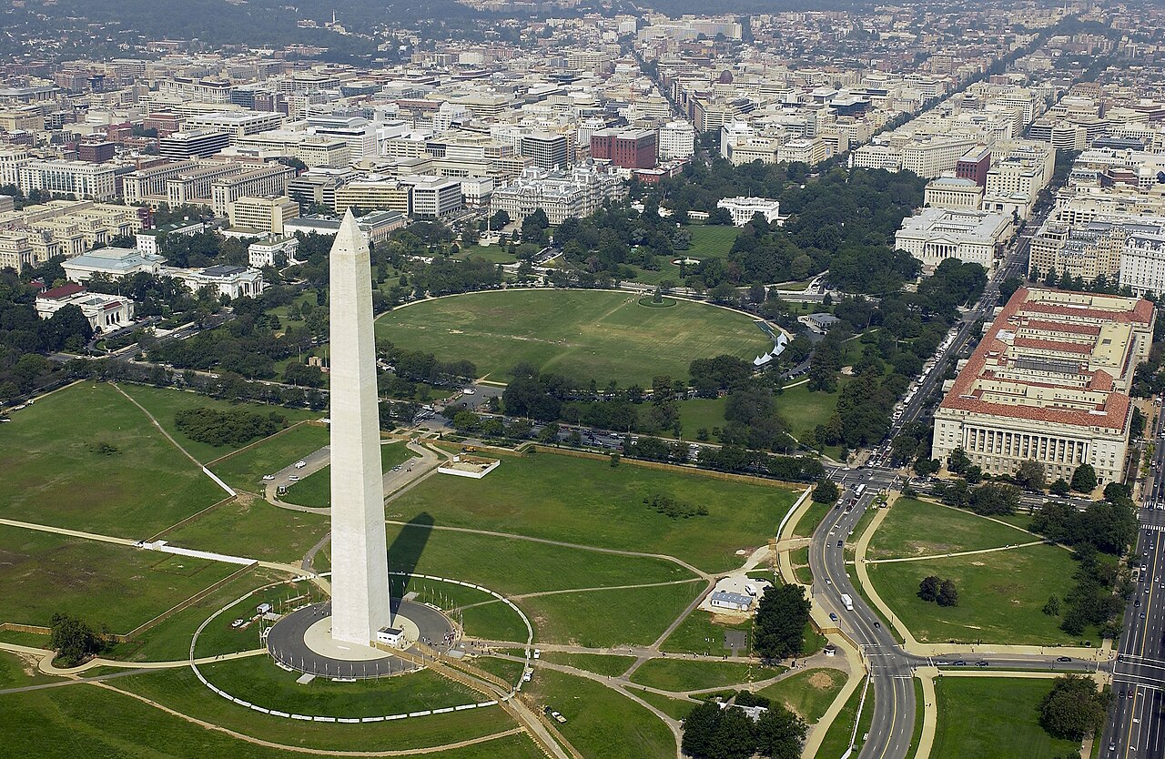 WashMonument WhiteHouse, illustrative activity photo