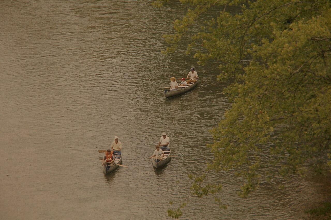 Visitors canoeing in Ozark National Scenic Riverways. (b99193cae365459ea6a94c63d951ef58), illustrative photo