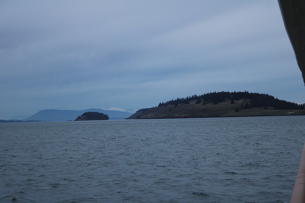 Battleship & Henry Islands 1284, illustrative activity photo