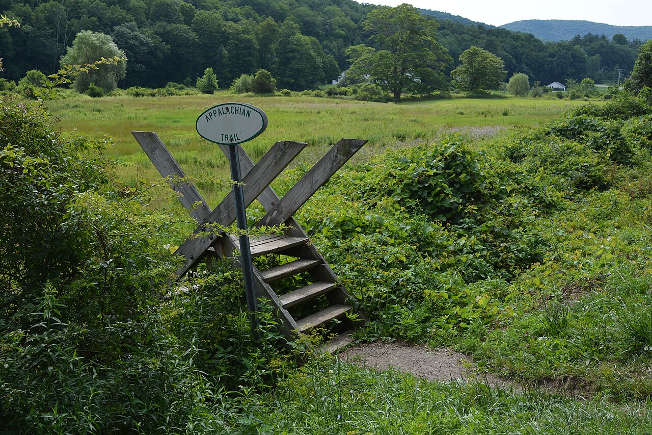 Stile along A.T. @Kent,CT Rte.341 12Jul16 picDSilverglade, illustrative activity photo