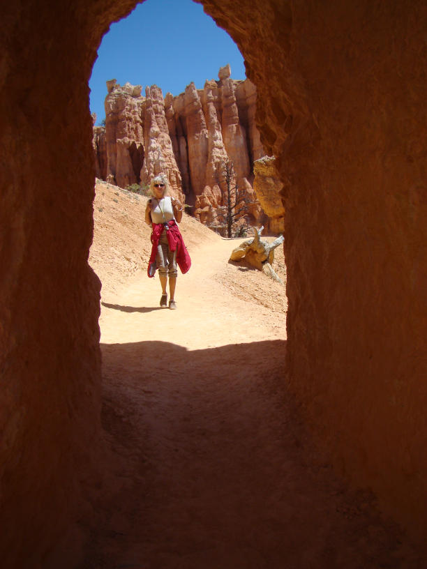 Bryce Canyon Queens Garden Trail 2 verkl — illustrative photo, not partner inventory