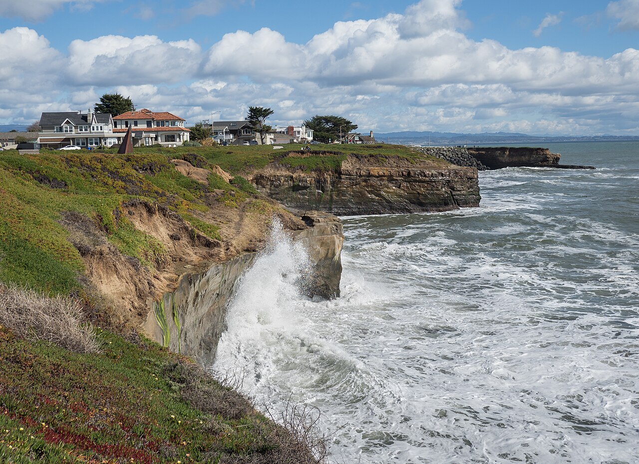 Santa Cruz (01935), illustrative activity photo