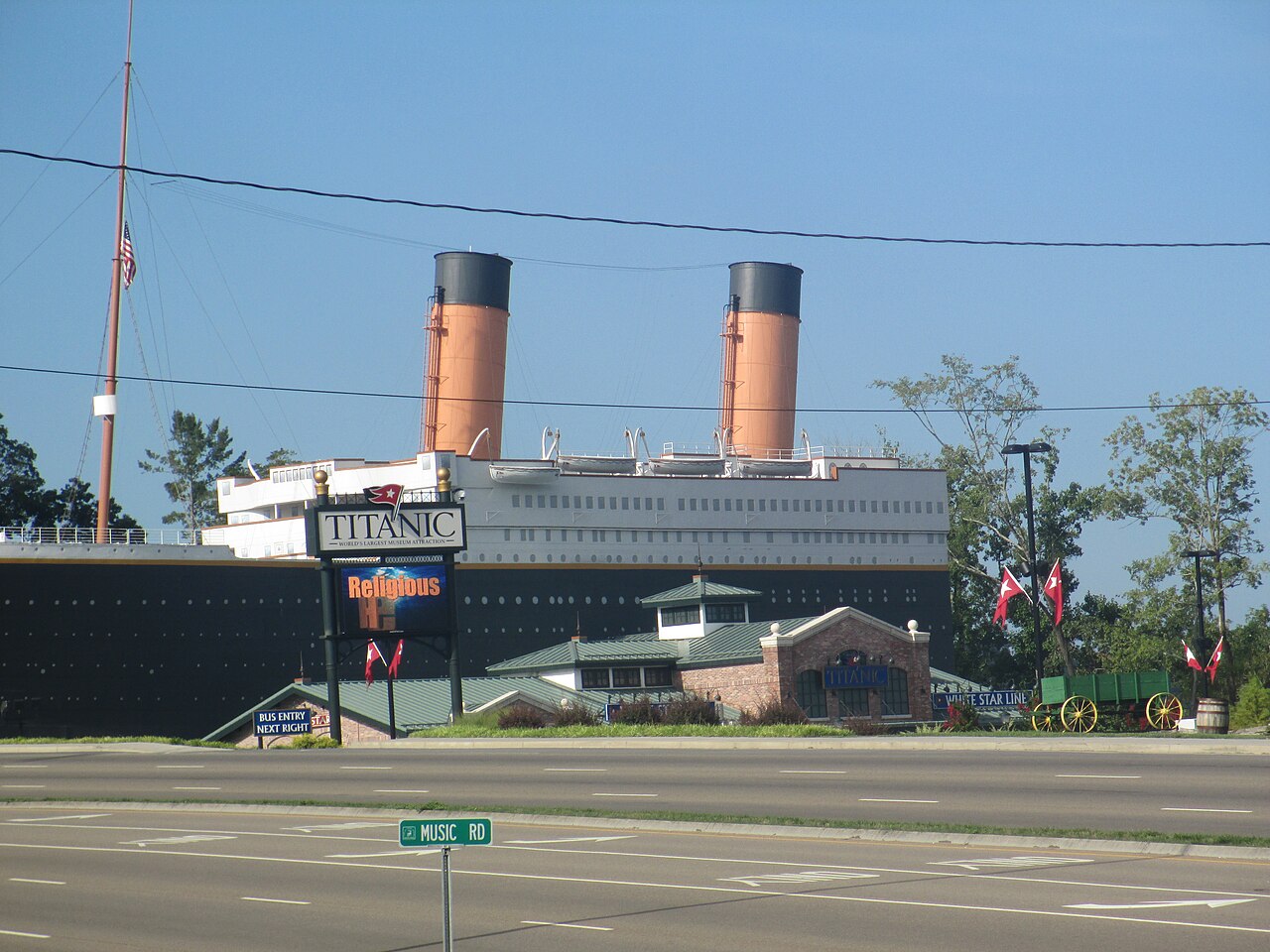 Titanic model in Pigeon Forge, TN IMG 5058, illustrative activity photo