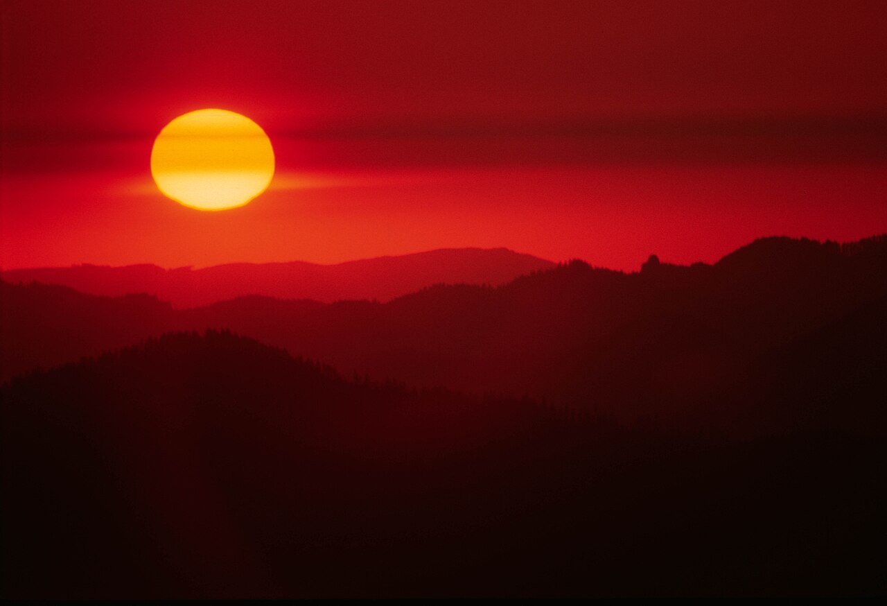 Sunset, Umpqua National Forest (35655168384), illustrative activity photo
