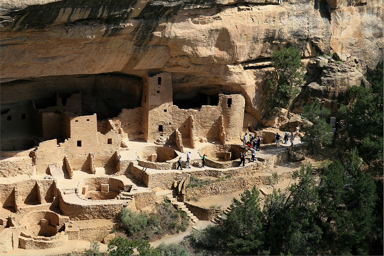 Mesa Verde National Park Cliff Palace Right Part 2006 09 12, illustrative photo