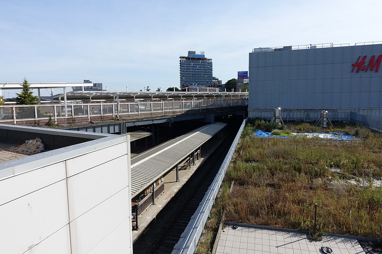 St. George Terminal td (2022-07-04) 019 - Staten Island Railway, illustrative photo