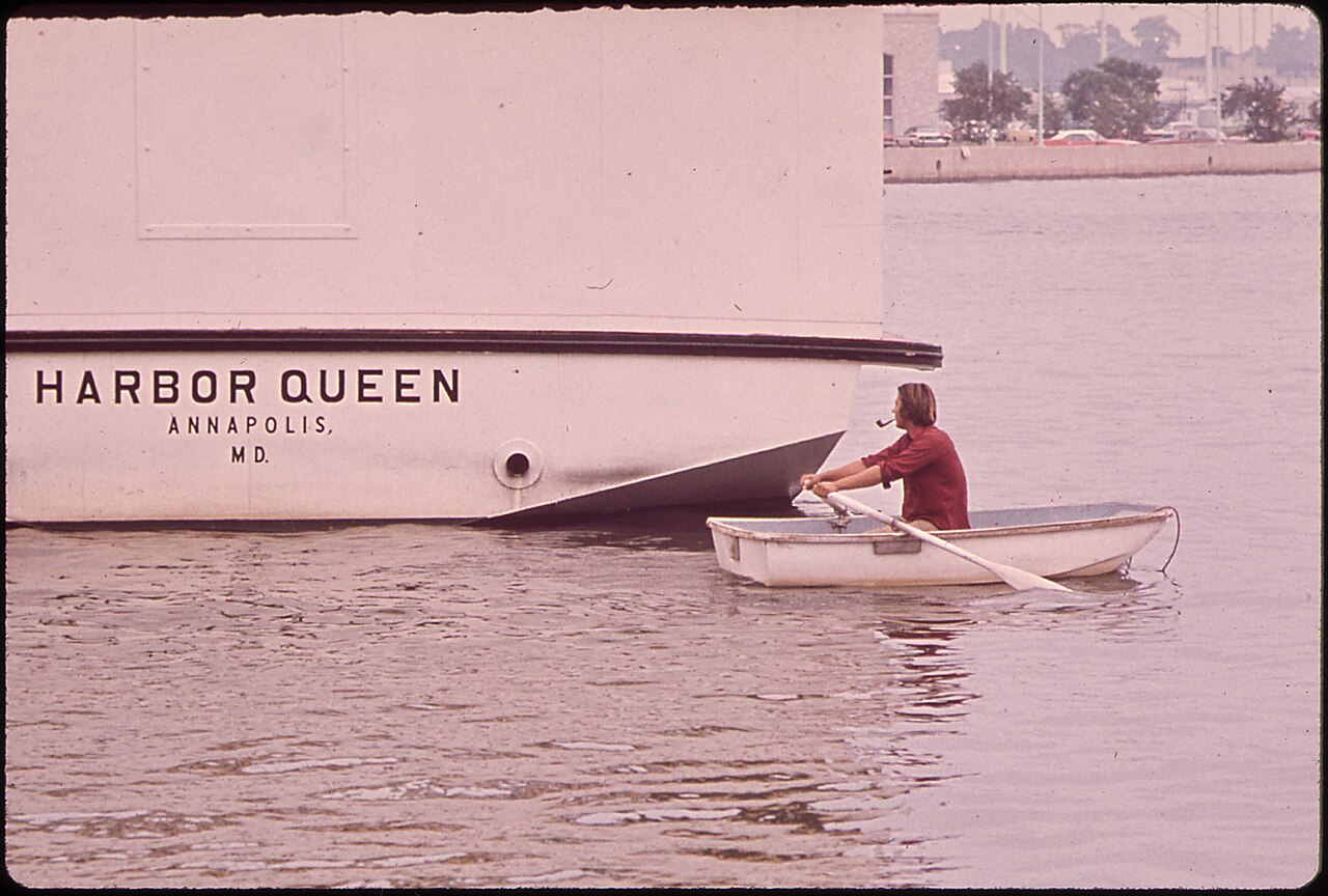OARSMAN IN ANNAPOLIS HARBOR - NARA - 546819 — illustrative photo, not partner inventory