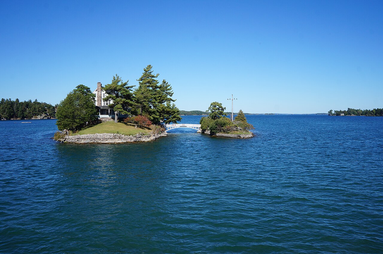 Thousand Islands.- Zavikon Island, illustrative activity photo